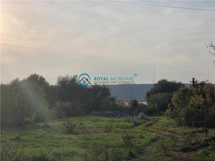 Teren agricol intravilan de 4187 mp, în Central