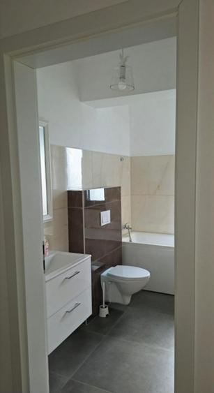 Garsonieră decomandată în Est