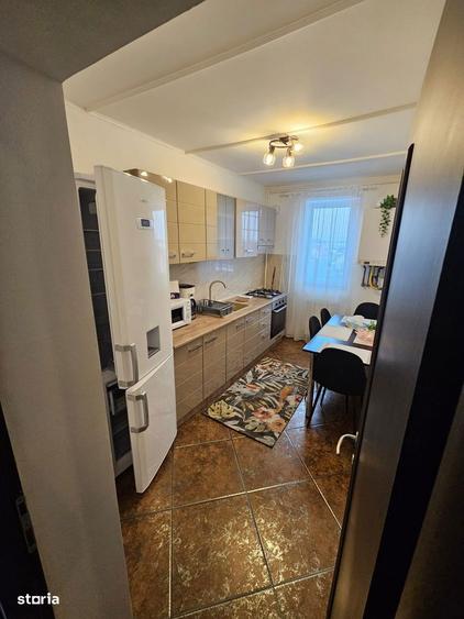 Apartament cu 2 camere decomandat în Tractorul