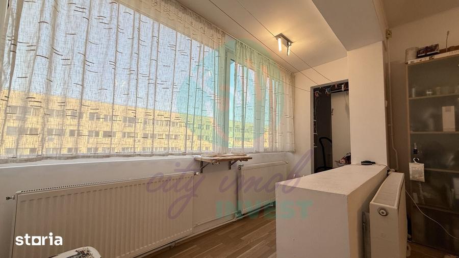 Apartament cu 3 camere semidecomandat în Iancului
