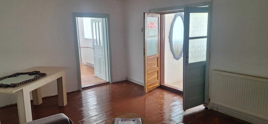 Casă cu 4 camere cu Teren 1900 Mp în Mihail Kogălniceanu