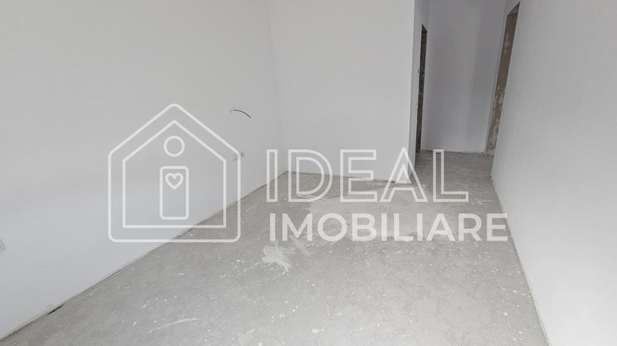 Casă individuală cu 4 camere cu Canalizare în Cristian