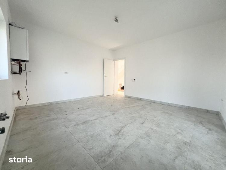 Casă cu 5 camere cu Teren 563 Mp în Giarmata