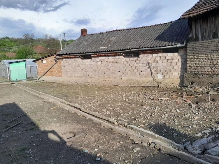 Casă cu 4 camere în Bănia