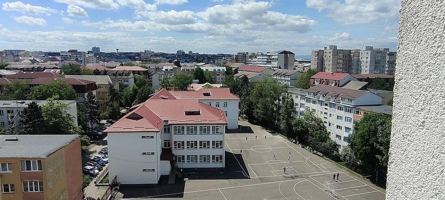 Apartament cu 2 camere decomandat în George Enescu