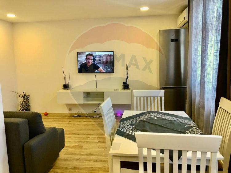 Apartament in zona Centrala, et.1, curte privata. - 2