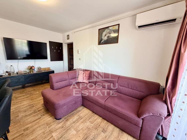 Apartament cu 2 camere semidecomandat, mobilat în Giroc