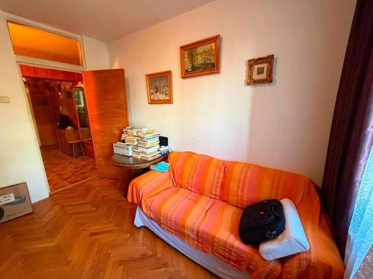 Apartament cu 4 camere decomandat, mobilat în Crângași