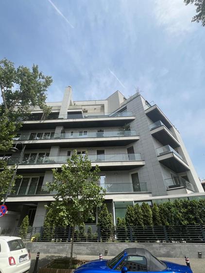 Apartament cu 3 camere decomandat, mobilat în Dorobanți