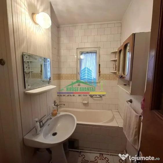 Apartament cu 3 camere semidecomandat în Gară