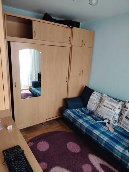 Apartament cu 3 camere semidecomandat în Fălticeni