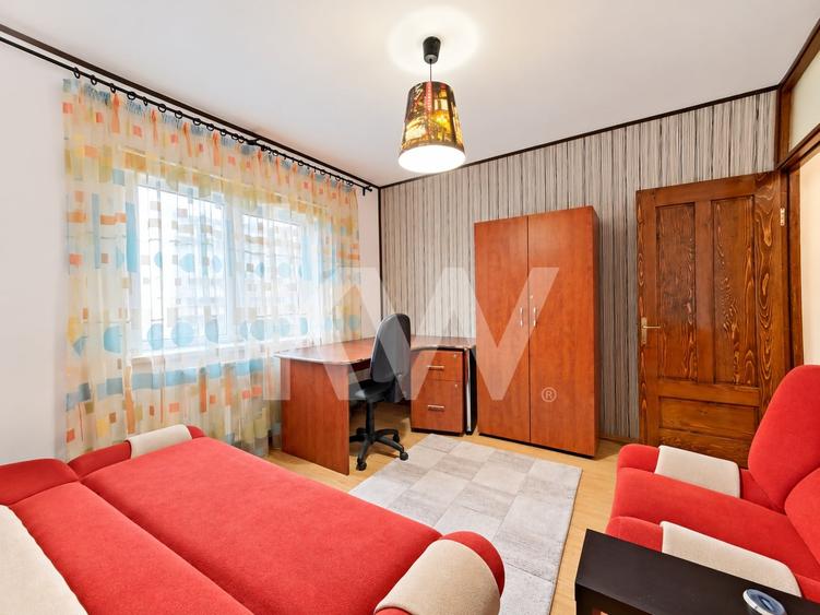 Apartament cu 3 camere decomandat, mobilat în Vlahuță