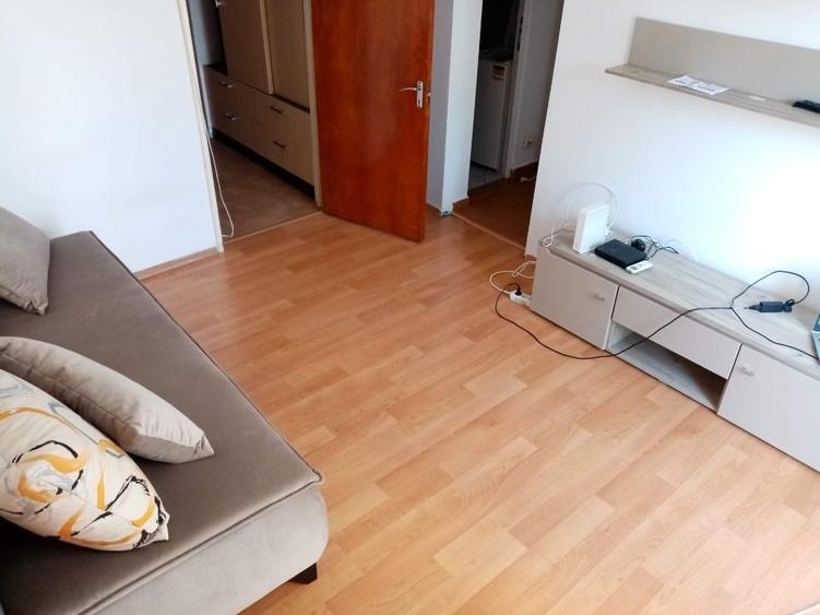 Apartament cu 2 camere semidecomandat, mobilat în Berceni