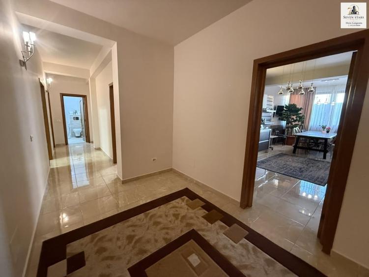 Apartament cu 10 camere, mobilat în Central