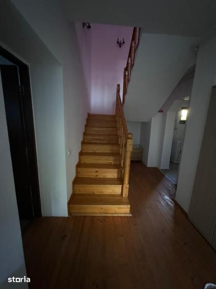 Casă cu 5 camere cu Teren 147 Mp în Ceangăi