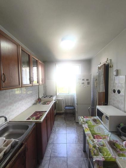 Apartament cu 3 camere semidecomandat în Theodor Pallady