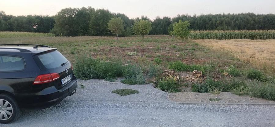 Teren de 2200 mp, în Hidiș