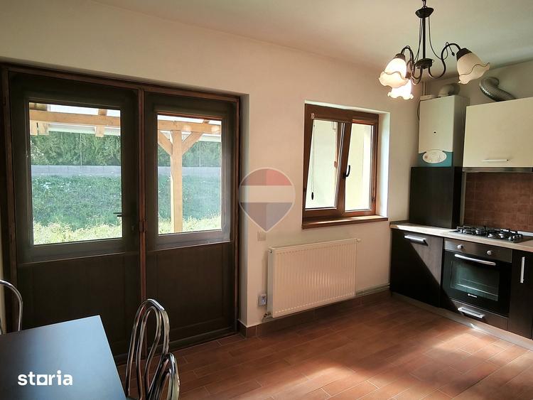 Casă cu 4 camere cu Teren 250 Mp în Sud
