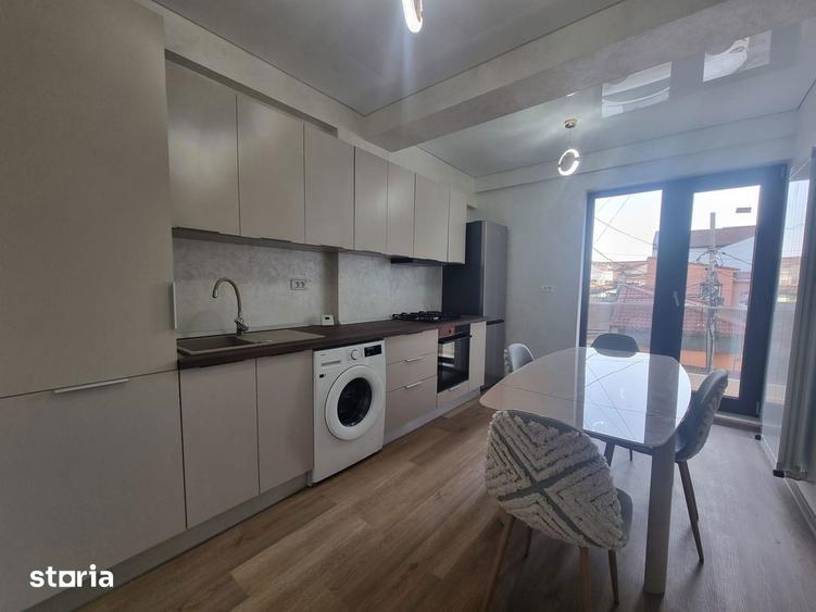 Apartament cu 3 camere, mobilat în Capitol