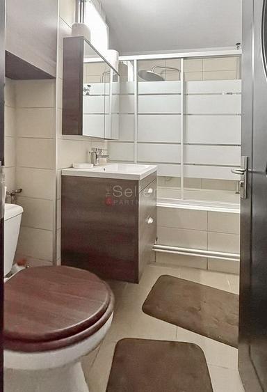Apartament cu 3 camere decomandat, mobilat în Vlahuță