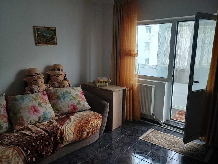 Apartament cu 2 camere semidecomandat în Exterior Vest