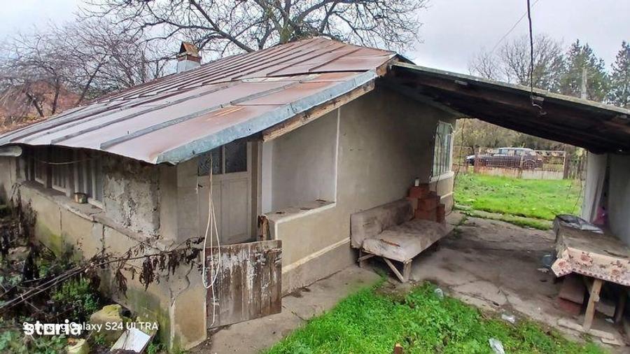 Teren de 4600 mp, în Botoroaga