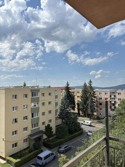 Apartament cu 2 camere decomandat, mobilat în Zorilor