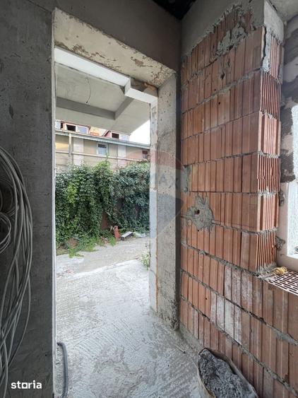 Vila in curs de renovare, teren 370mp, retras | adiacent Polona - 5