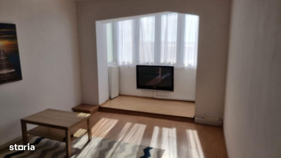 Apartament cu 3 camere, mobilat în Titan