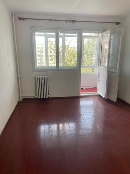 Apartament cu 2 camere semidecomandat în Drumul Taberei — fotografia 1