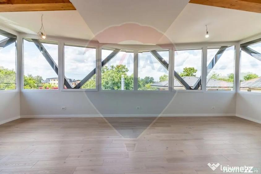Casă cu 9 camere cu Teren 532 Mp în Băneasa