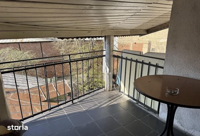 Casă cu 8 camere cu Teren 150 Mp în Cișmigiu