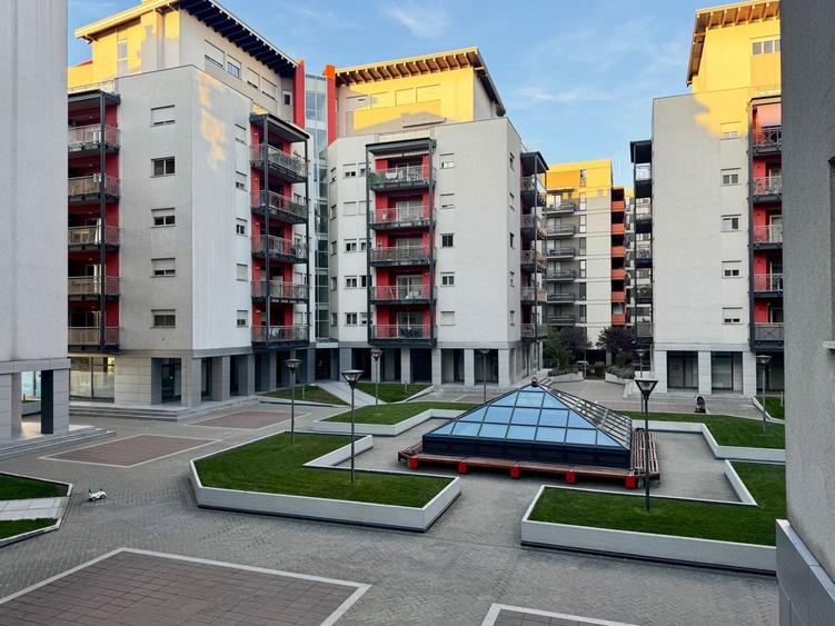 Apartament cu 2 camere semidecomandat, mobilat în Torontalului