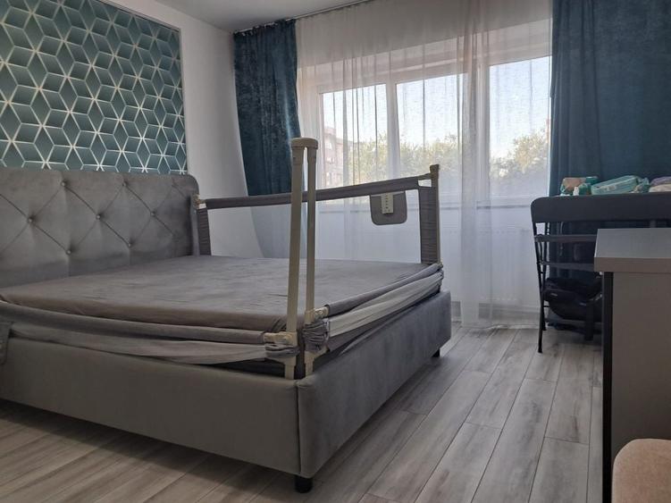 Apartament cu 2 camere decomandat în Casa de Cultură