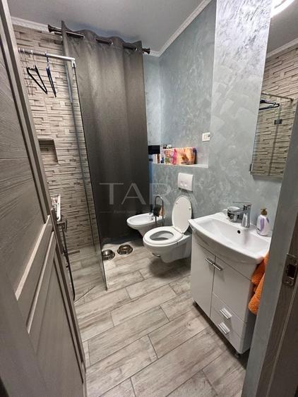 Apartament cu 4 camere semidecomandat, mobilat în Vest