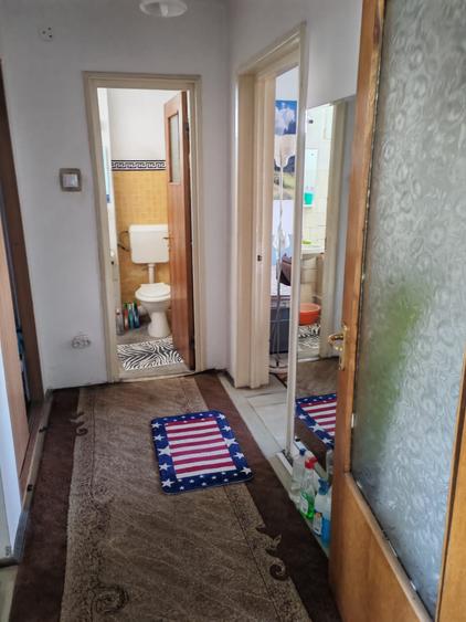 Apartament cu 3 camere semidecomandat în Bucur Obor