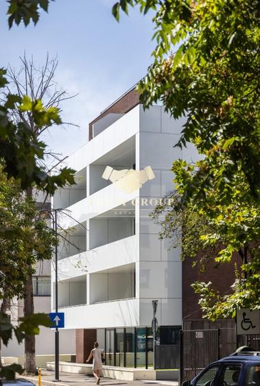 Apartament cu 4 camere decomandat în Kiseleff