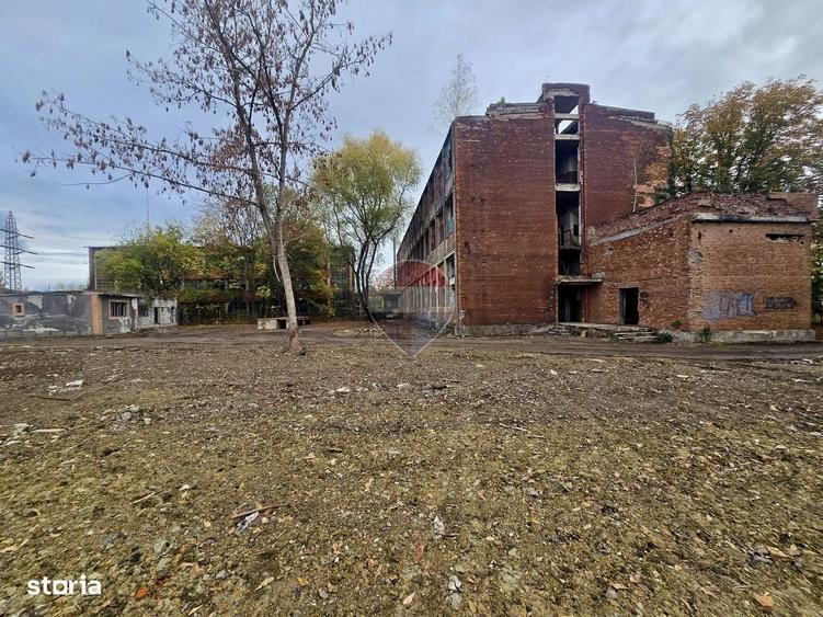 Spațiu comercial, de 2,450 mp, în Răcăștia