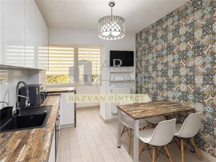Apartament cu 3 camere decomandat, mobilat în Cantacuzino