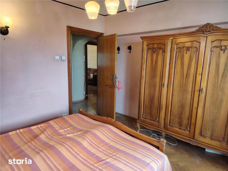 Apartament cu 3 camere decomandat în Grivița