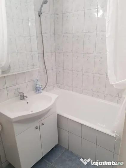 Garsonieră decomandată în Lipovei