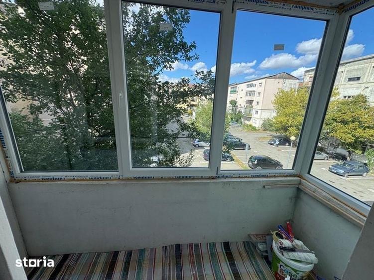 Apartament cu 3 camere decomandat în Micro 16