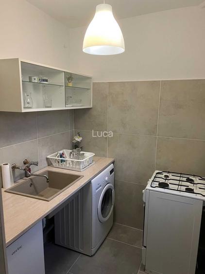 Inchiriez apartament cu 3 camere, zona complexul studentesc, Timisoara