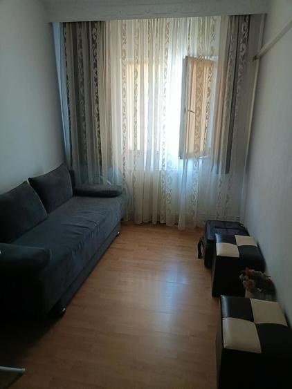 Apartament cu 3 camere decomandat în Exterior Vest