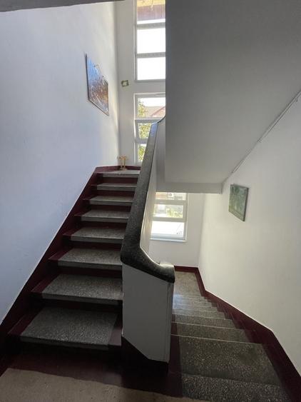 Apartament cu 2 camere decomandat în Petros