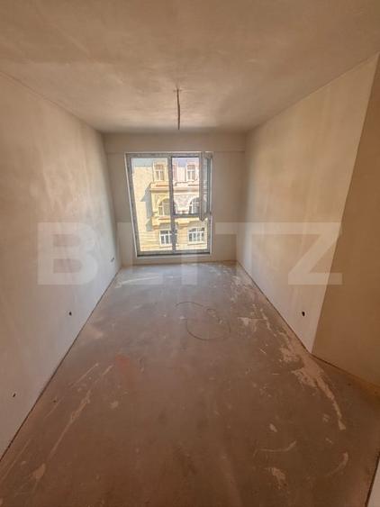 Apartament cu 3 camere decomandat în Semicentral