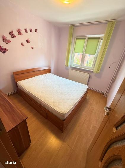 Apartament cu 3 camere în Vlahuță