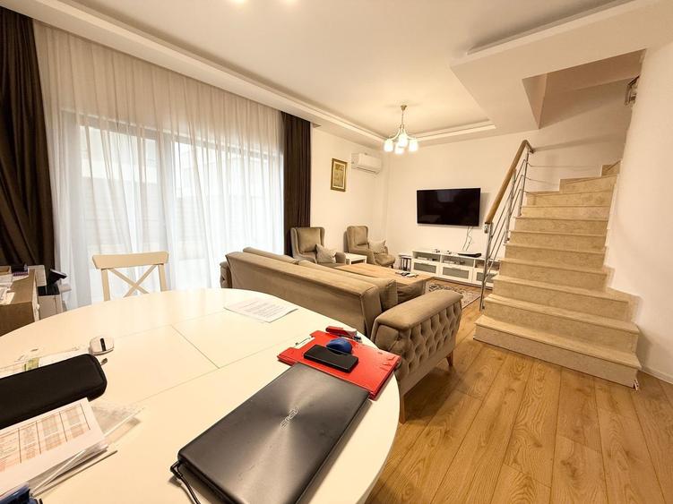 Duplex cu 4 camere cu Piscina în Tunari