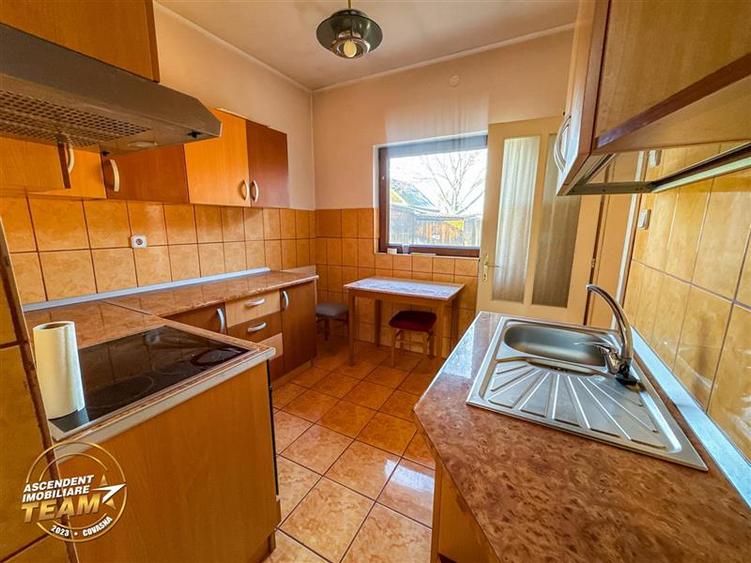 Casă individuală cu 3 camere cu Garaj în Exterior Est