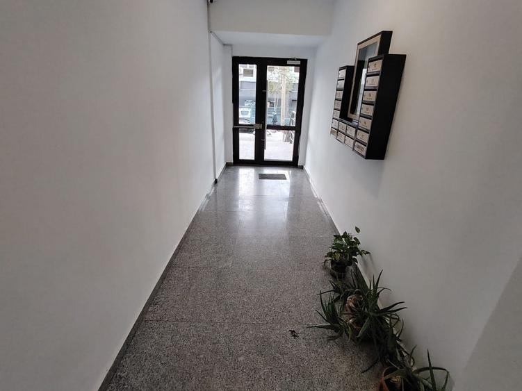 Apartament cu 3 camere decomandat, mobilat în Gorjului